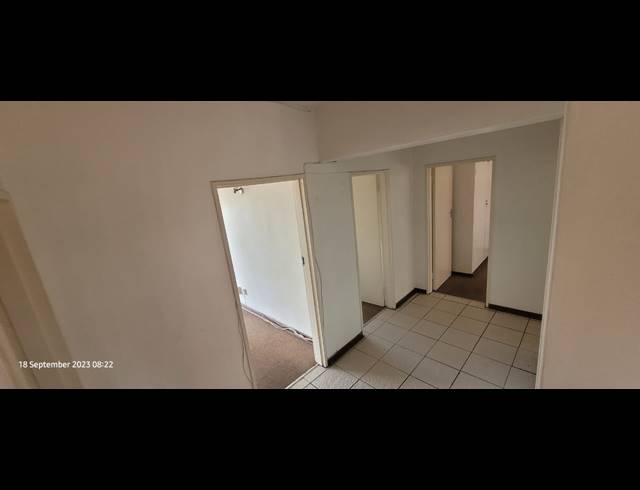 2 BEDROOM APARTMENT RENTED IN CLARENDON